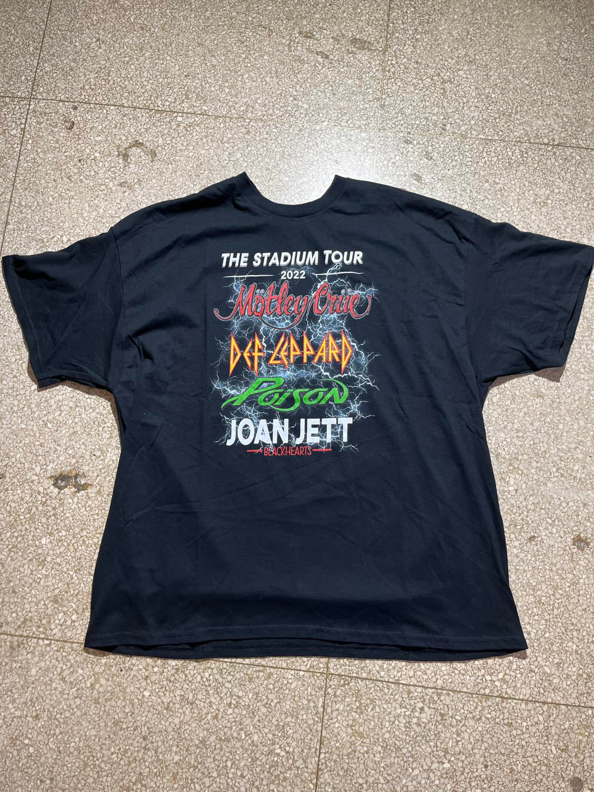 Motley Crue PreOwned 2XL Band tshirt