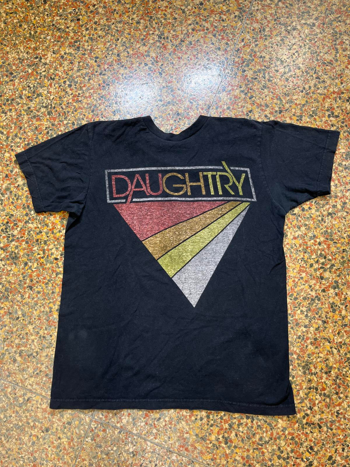 Daughtry medium preowned tshirt