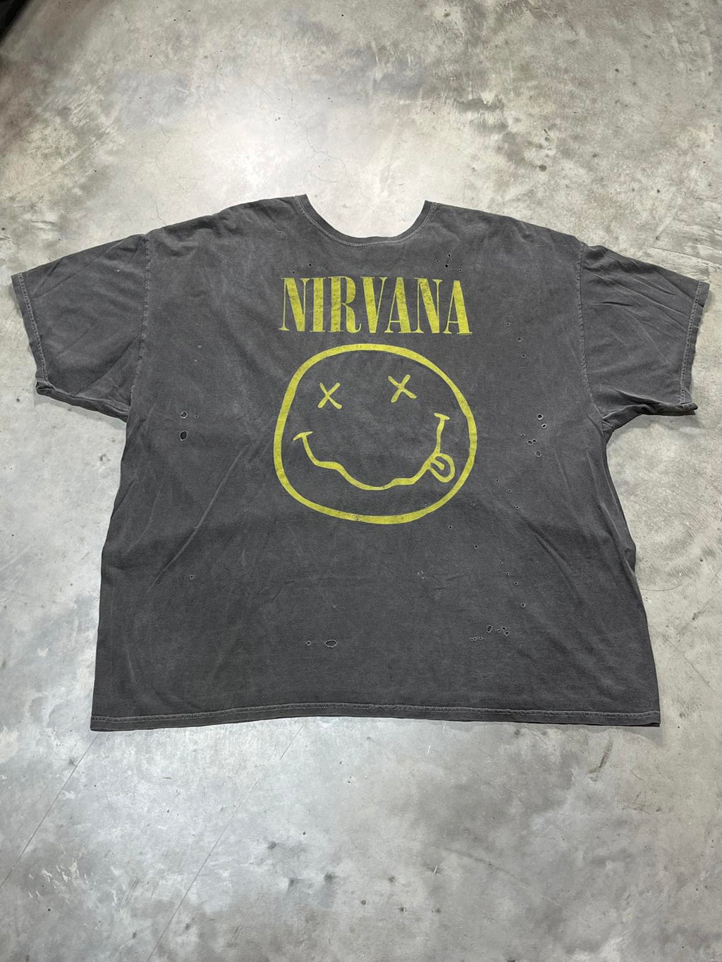 Nirvana Preowned 2XL Distressed T-shirt