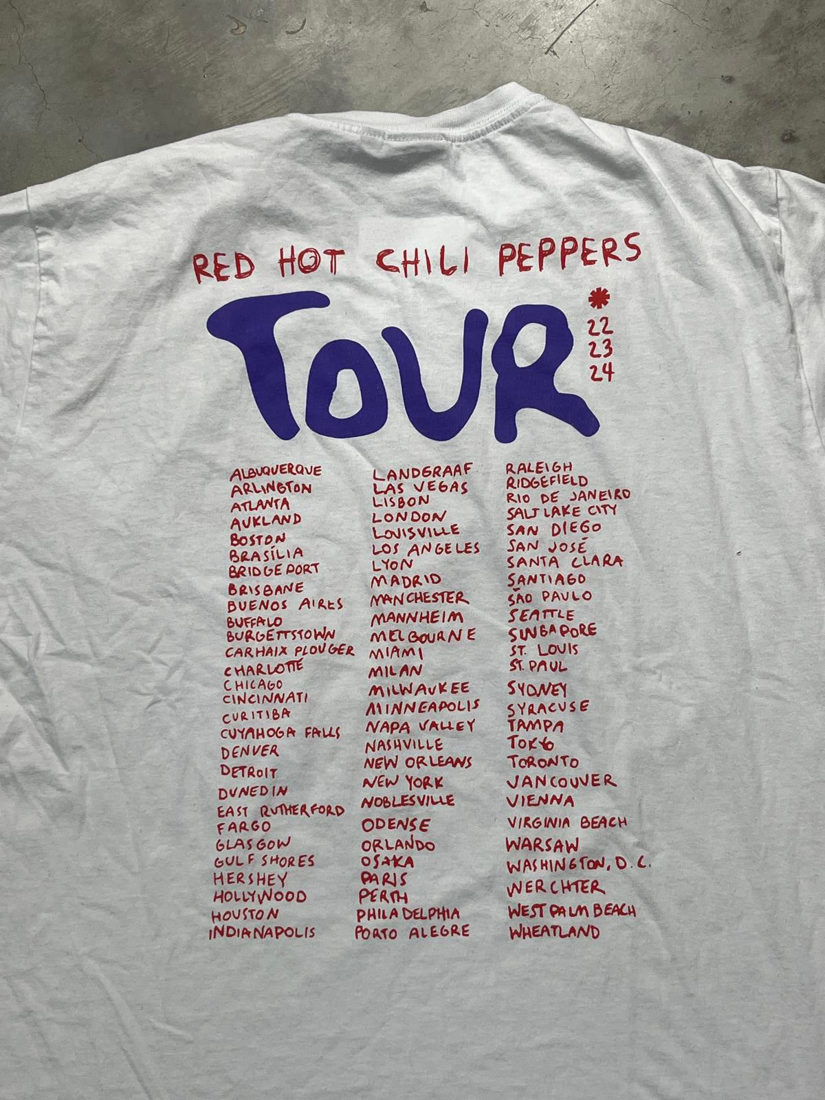 Red Hot Chili Peppers Preowned XL T-shirt