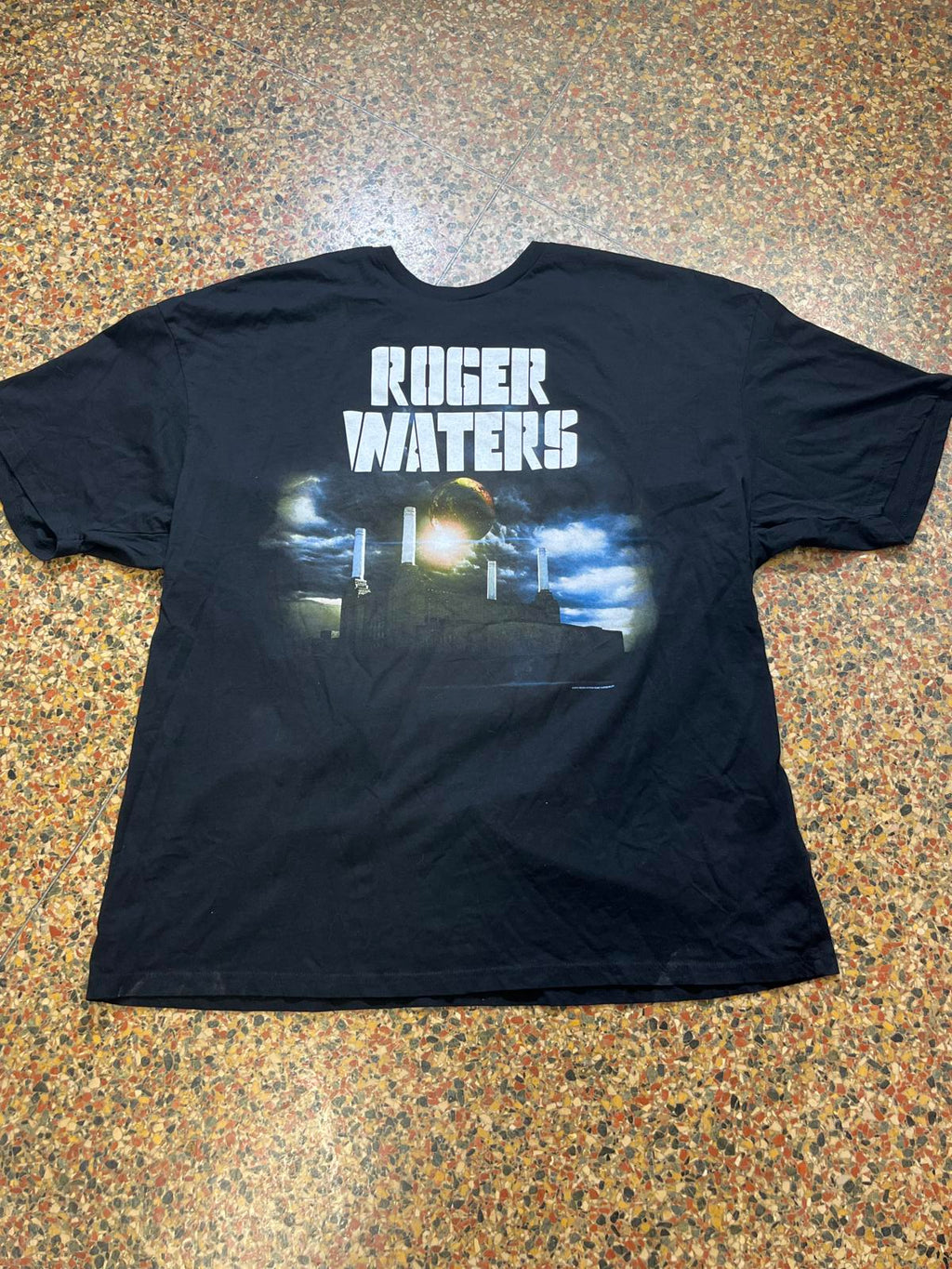 Roger Waters PreOwned 2XL Band tshirt