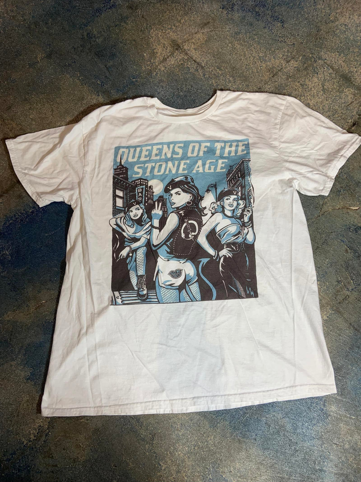 Queens of the Stone Age PreOwned XL White Shirt