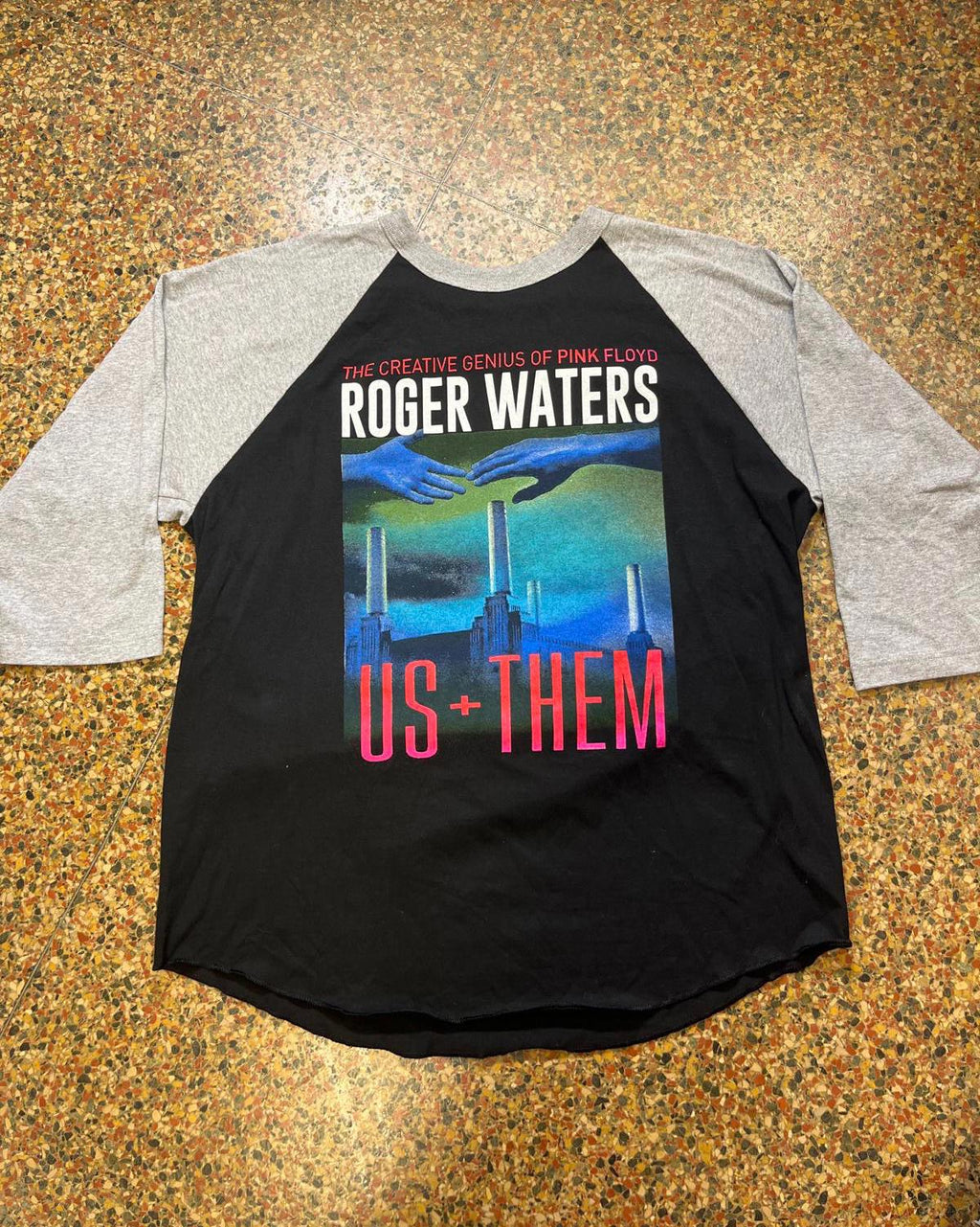Roger Waters PreOwned 2XL Band tshirt