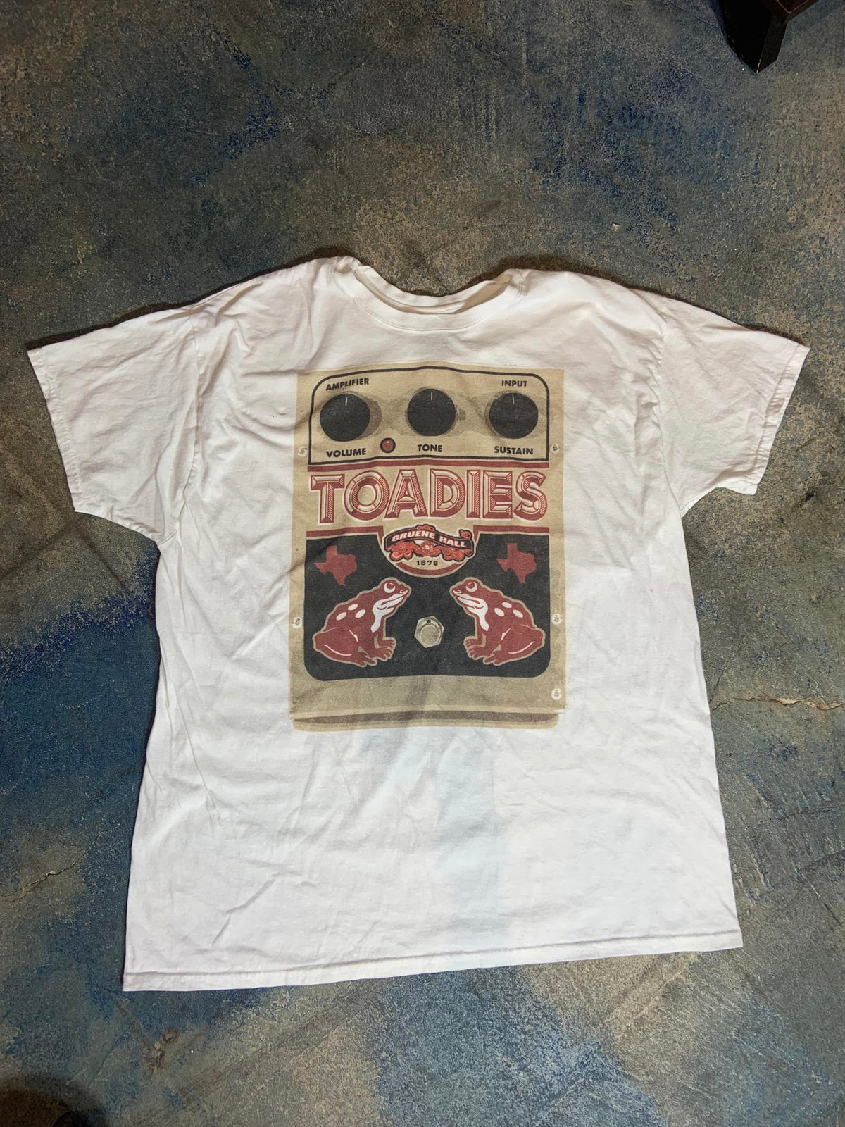 Toadies PreOwned XL White Shirt