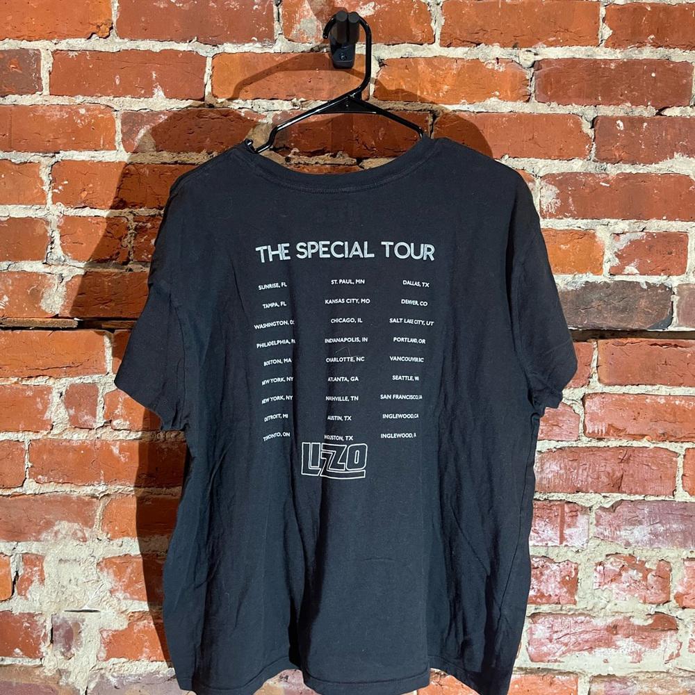 Lizzo 2xlarge black graphic vintage preowned tshirt