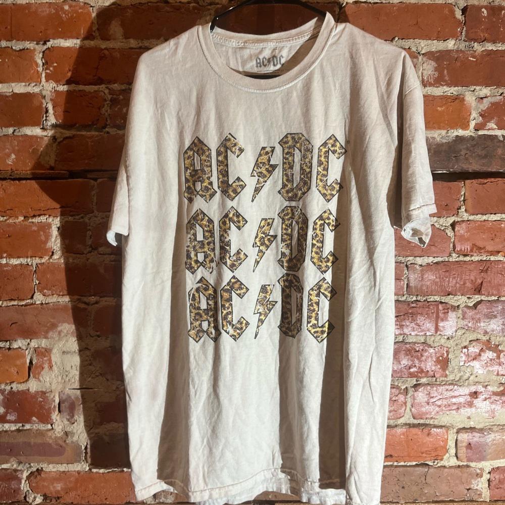 Acdc large beige graphic vintage preowned tshirt