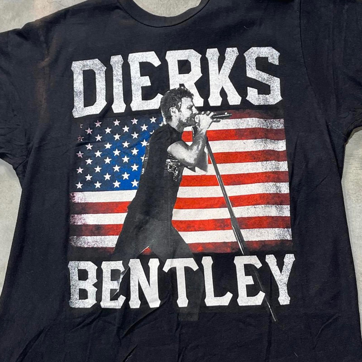 Dierks Bentley Preowned Medium T-shirt