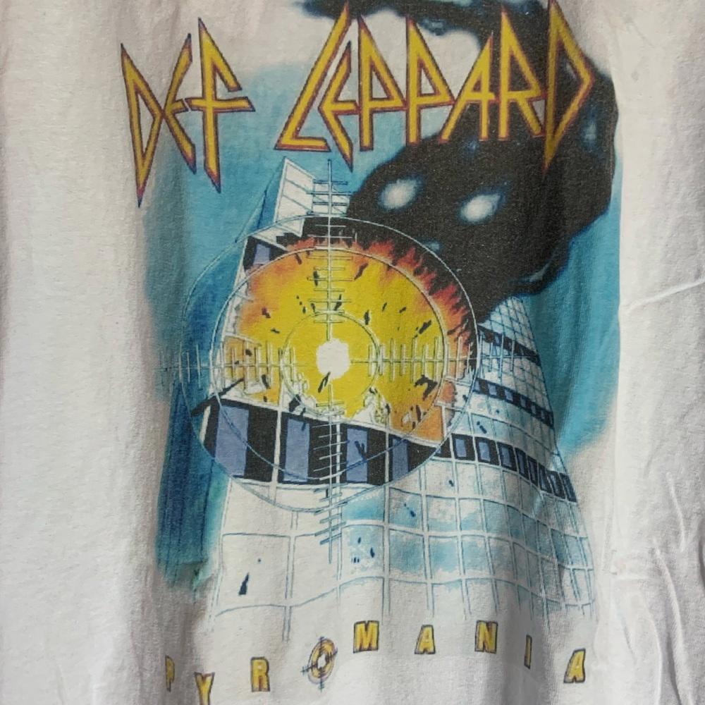 Def Leppard 3xlarge white graphic preowned T-shirt
