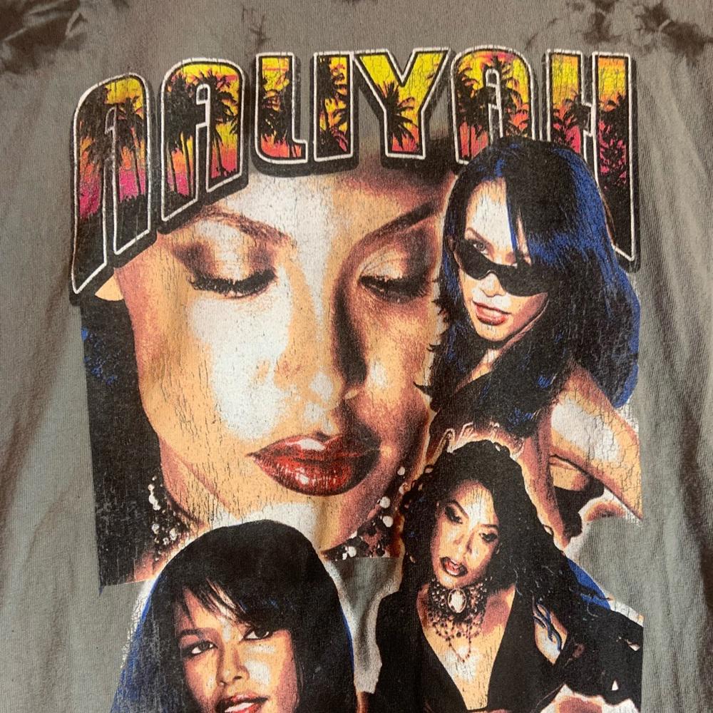 Aaliyah small grey tiedye graphic vintage T-shirt