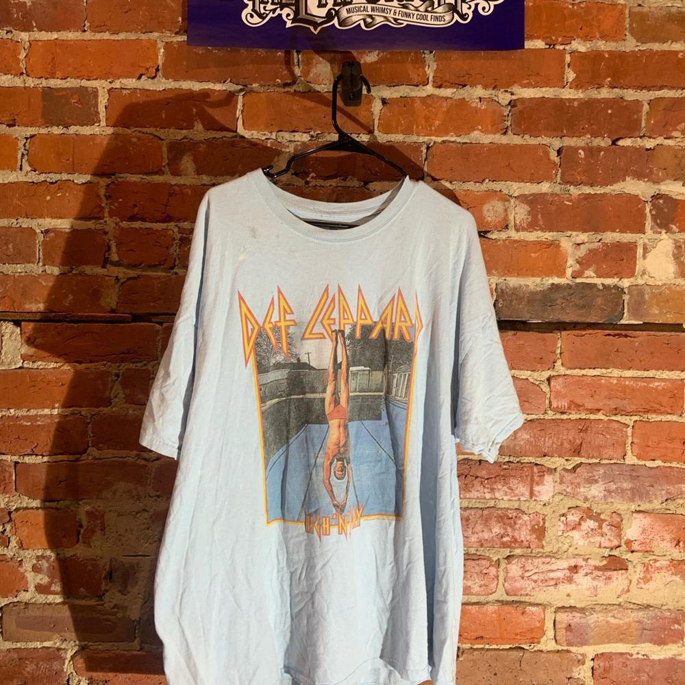 Def Leppard Xlarge blue graphic vintage T-shirt