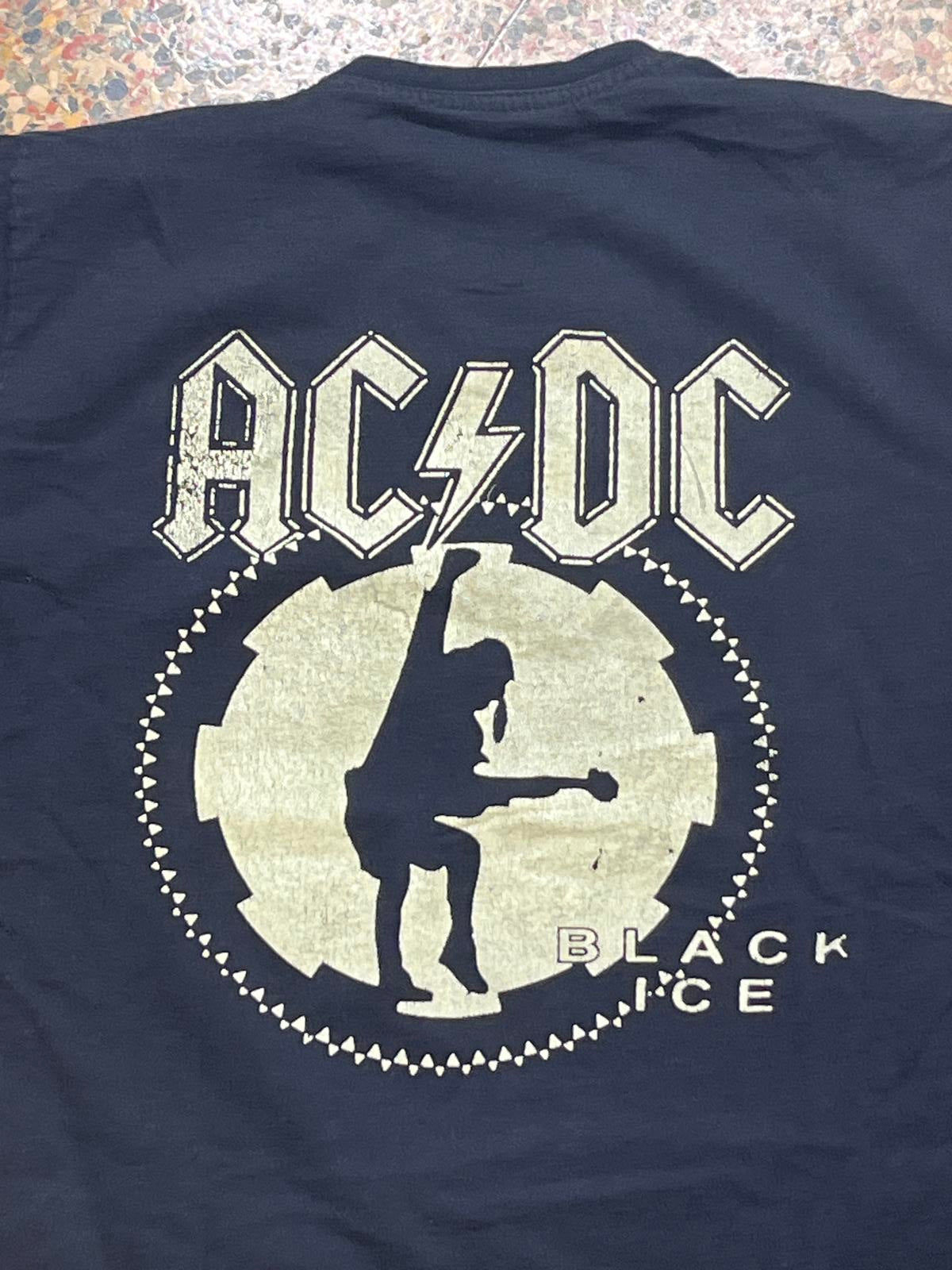AC/DC black ice preowned small Band T-shirt