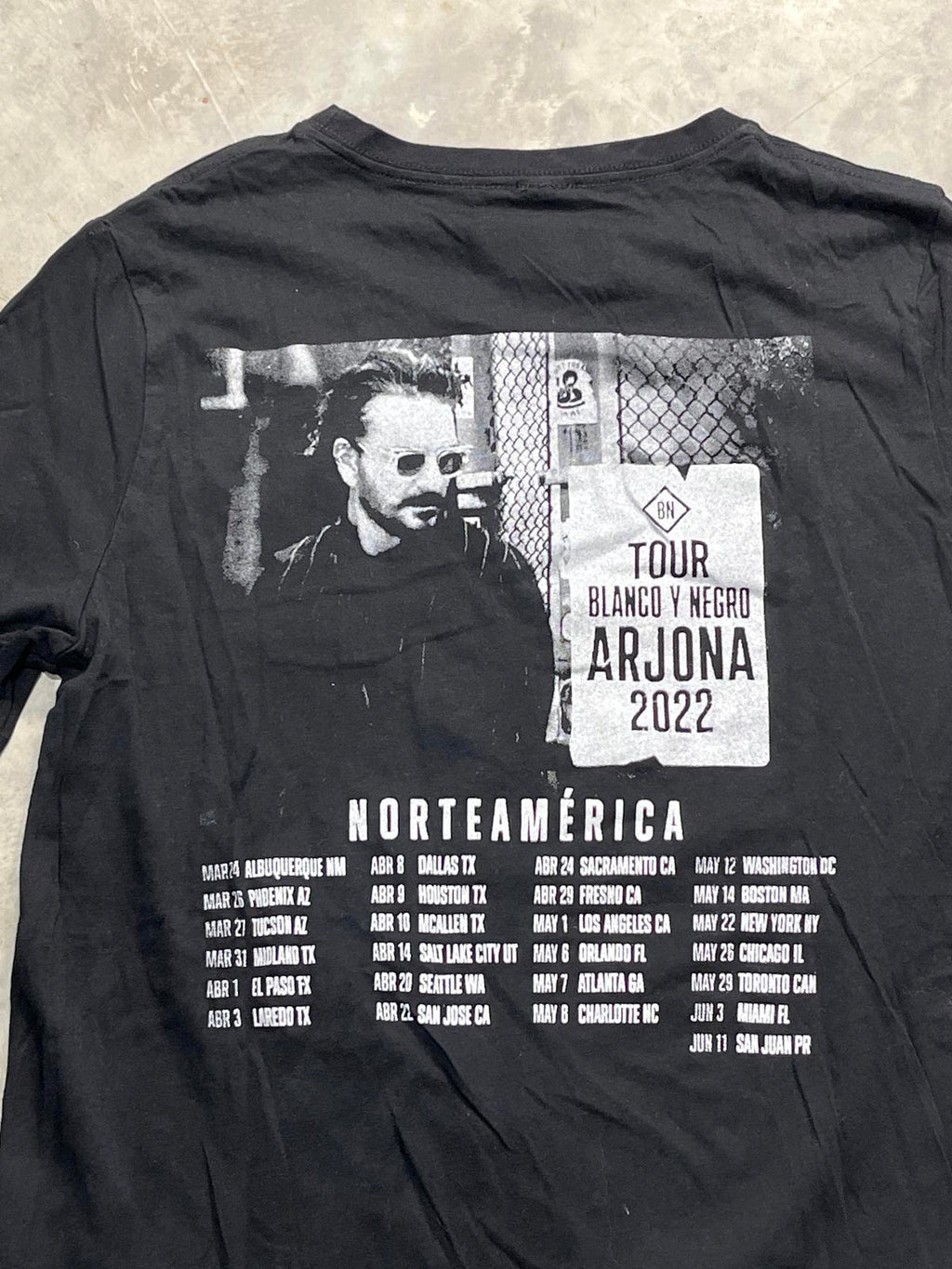 Blanco Y Negro Arjona Preowned XL Band T-shirt