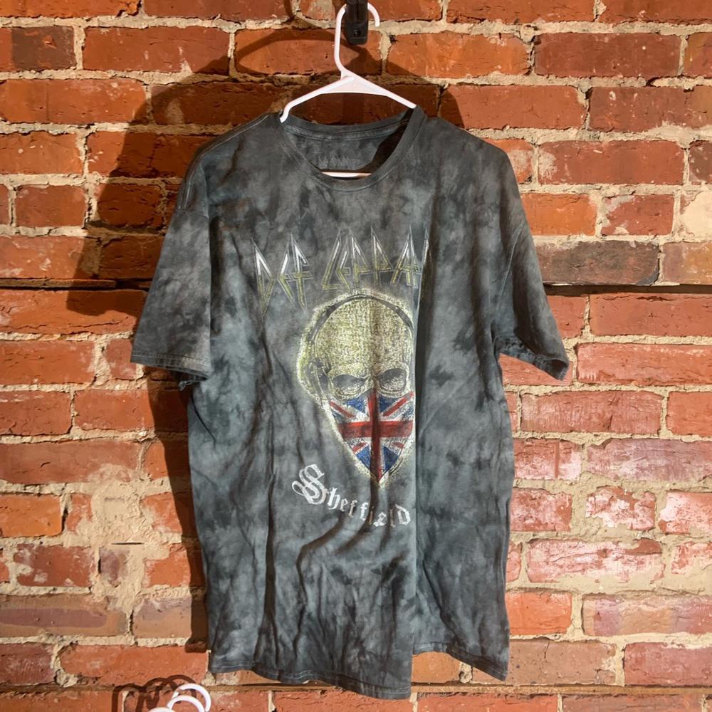 Def Leppard Xlarge grey graphic vintage T-shirt