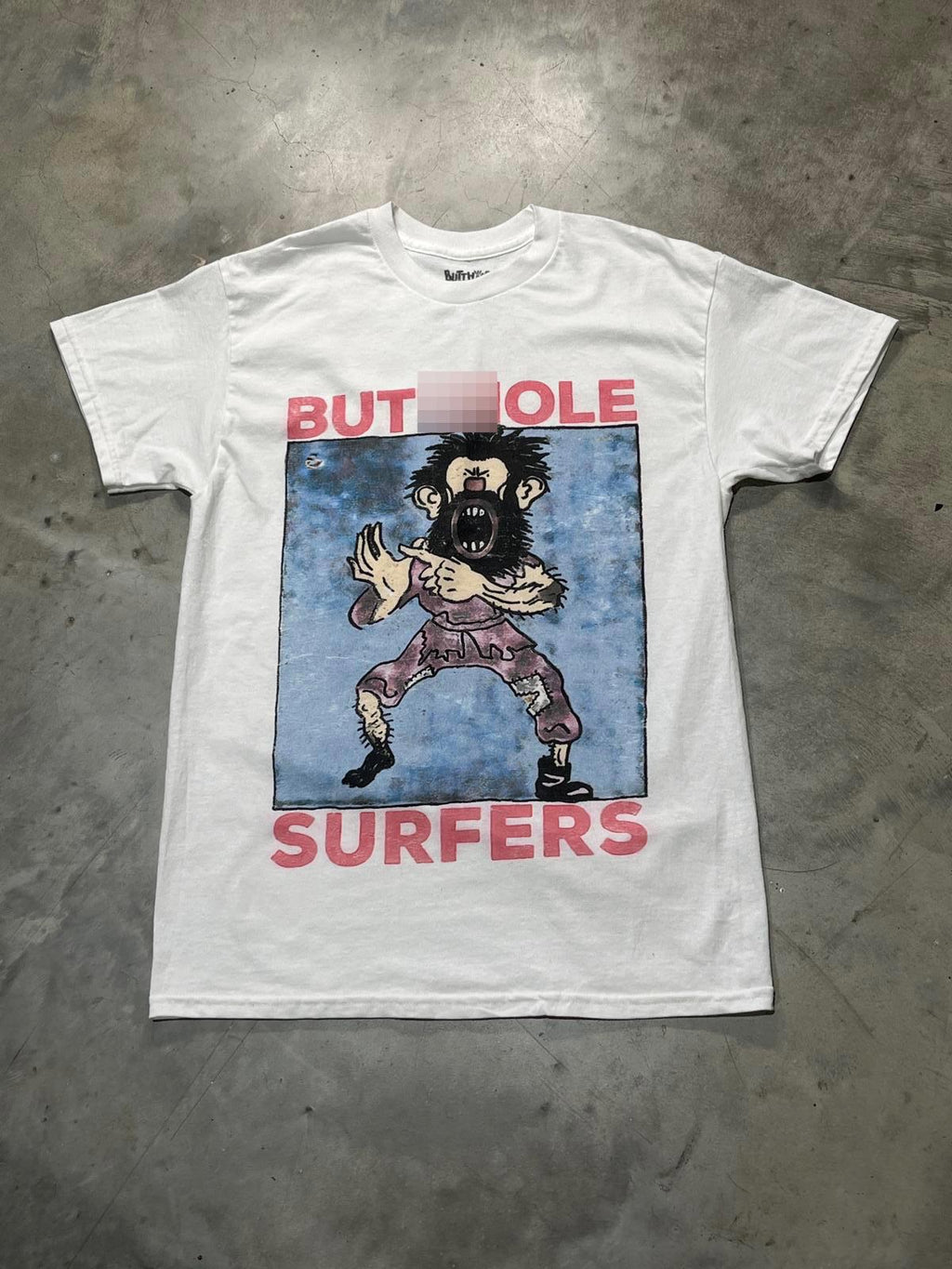 But**ole Surfers Preowned Medium T-shirt