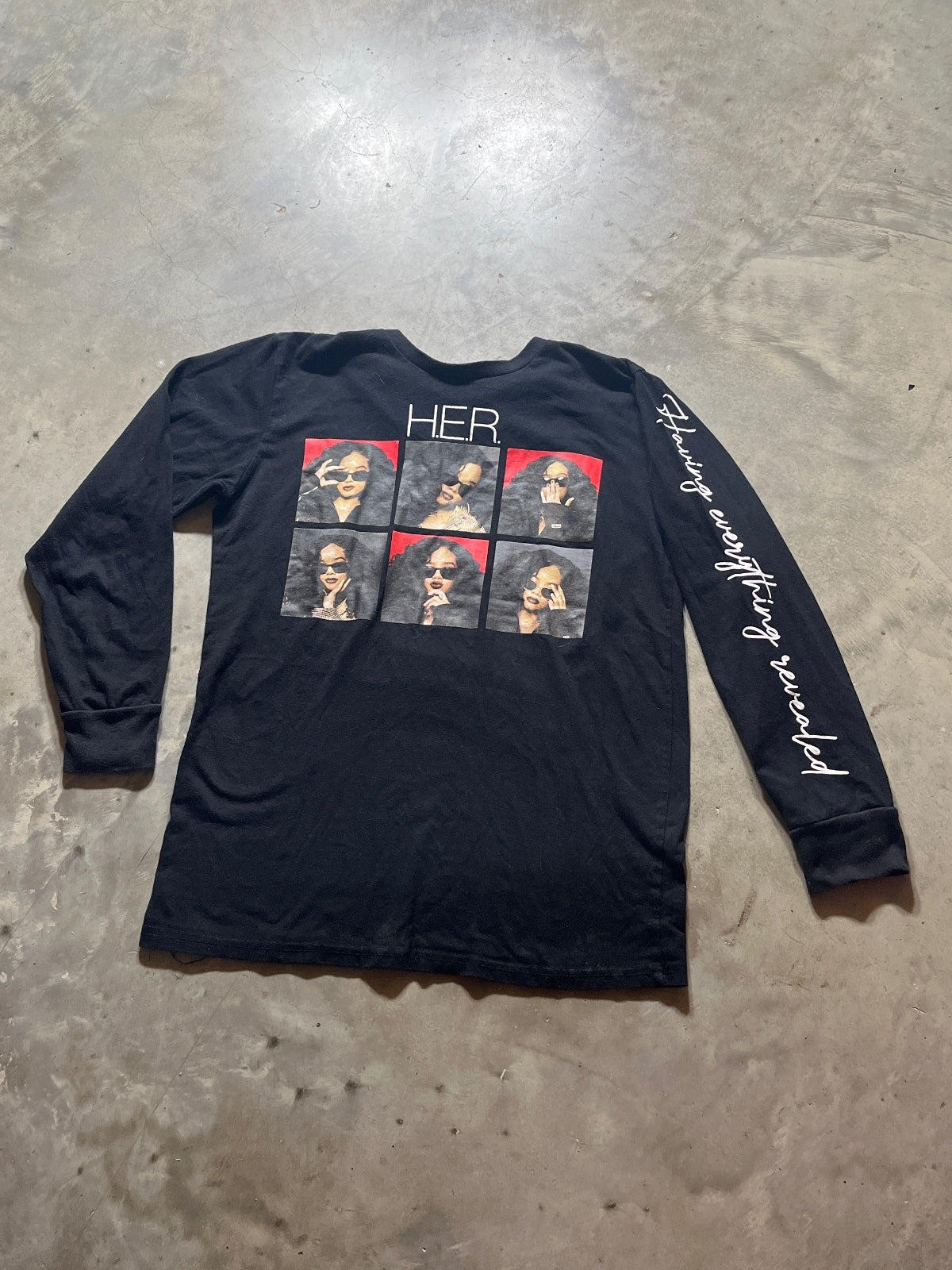 H.E.R. Preowned Small Long Sleeve T-shirt