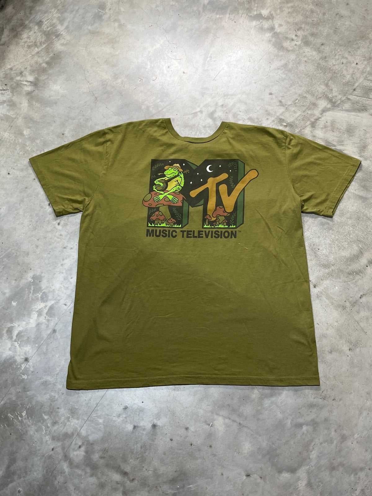 MTV Music Television Preowned XL T-shirt