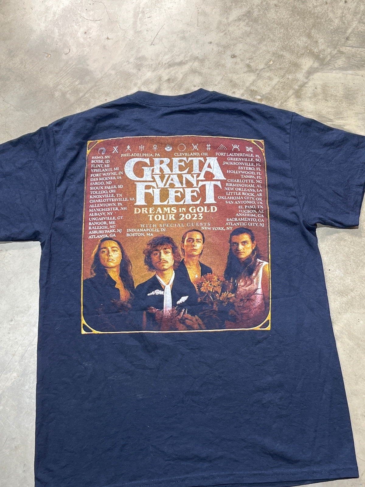 Greta Van Fleet Preowned Medium T-shirt