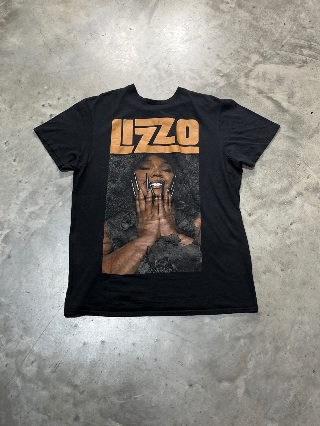 Lizzo Preowned Medium T-shirt