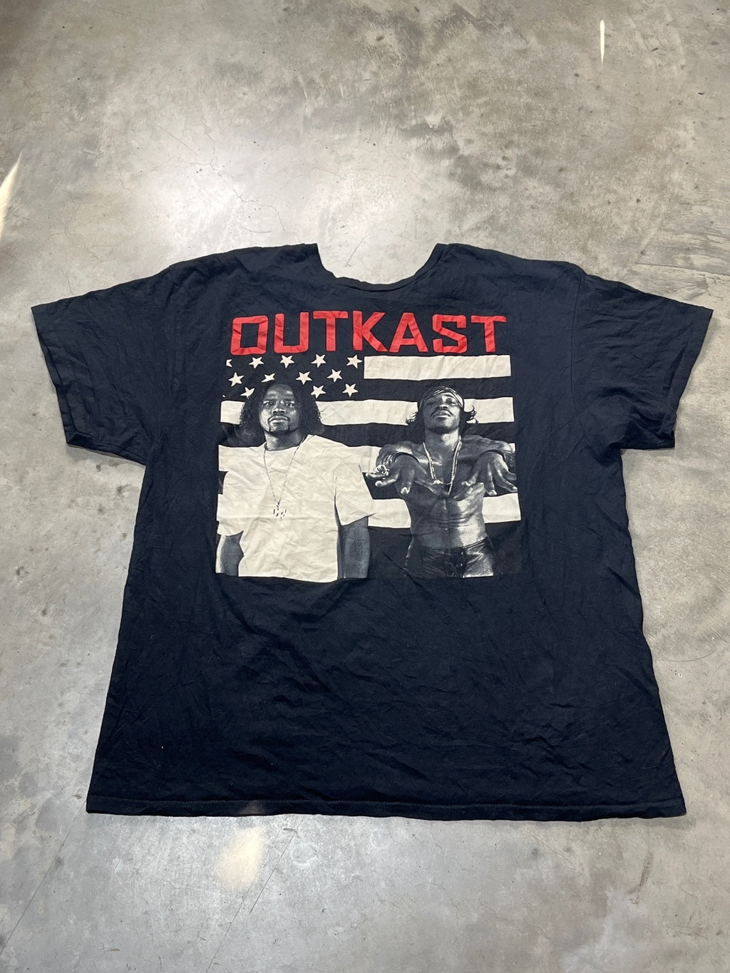OutKast Preowned XL T-shirt