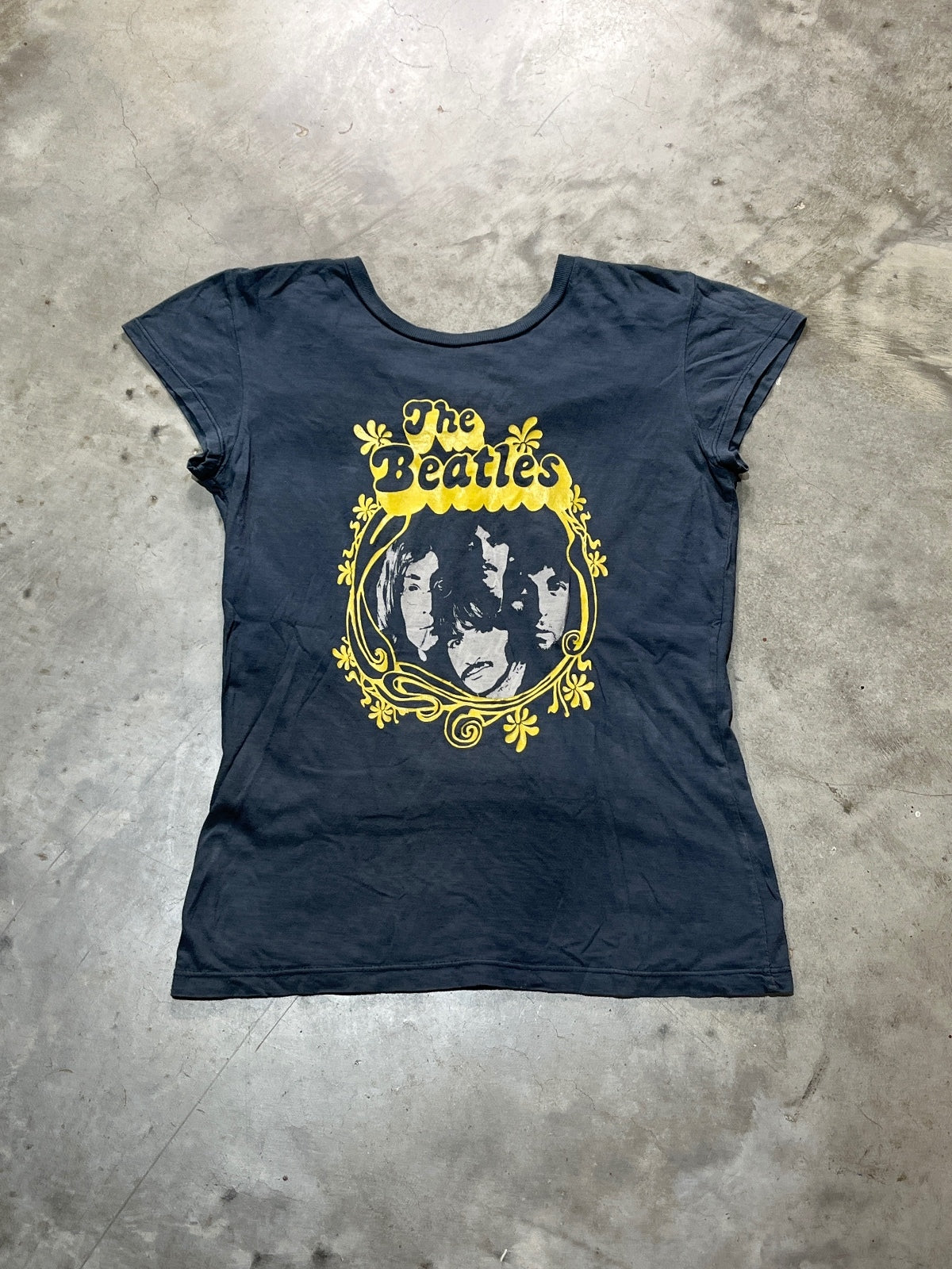 The Beatles Preowned Small T-shirt