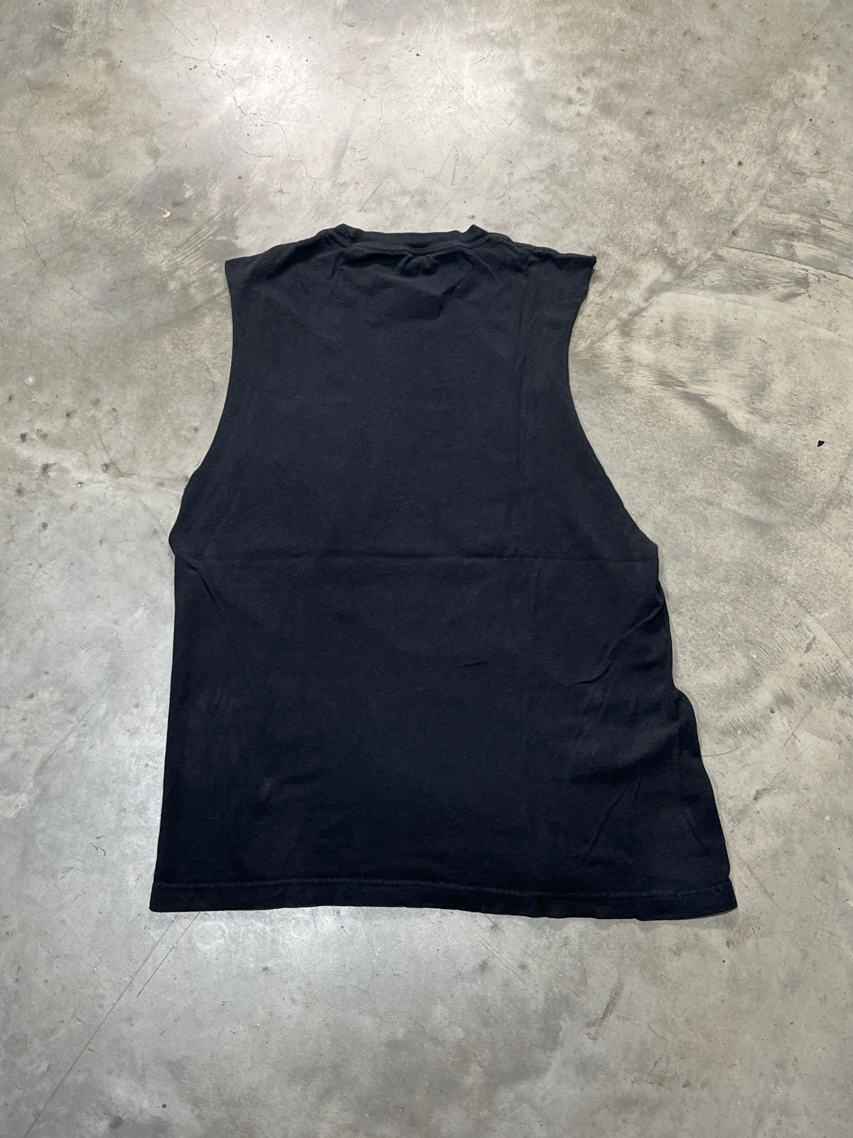 Queen Preowned Medium Cut Off Sleeve Tank Top T-shirt