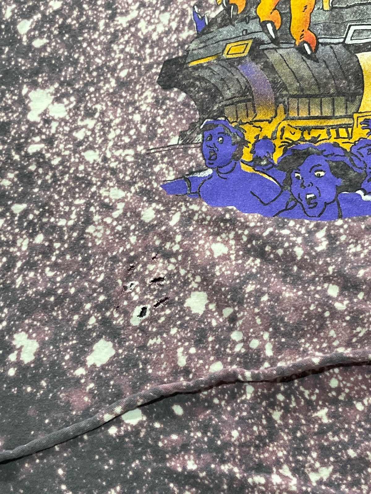 Mötley Crüe Preowned Large Distressed Tie Dye T-shirt