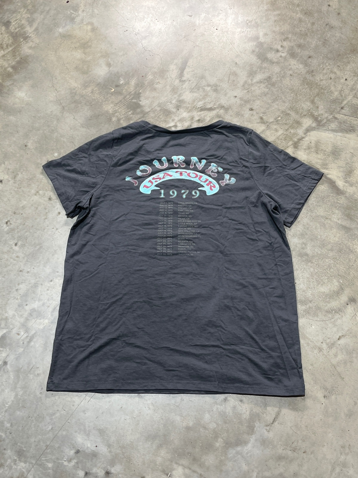 Journey Preowned Large T-shirt