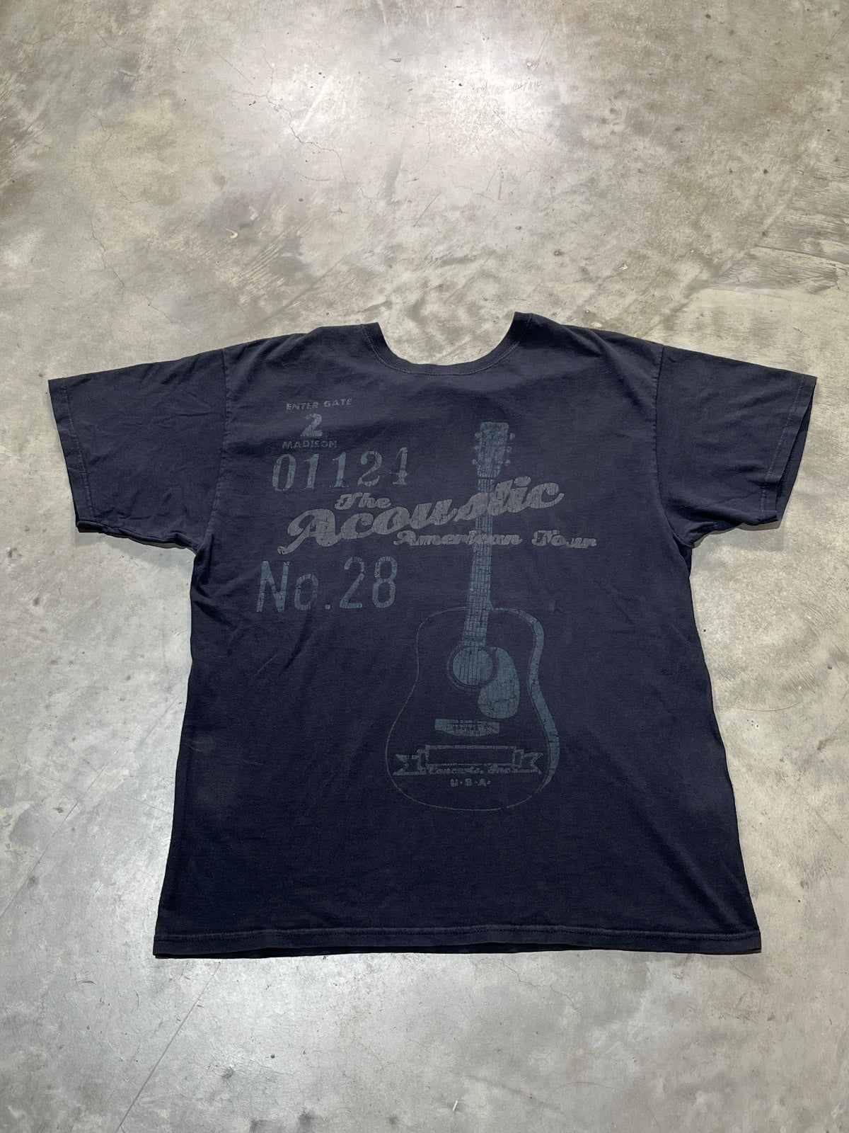 The Acoustic American Tour Preowned Medium T-shirt