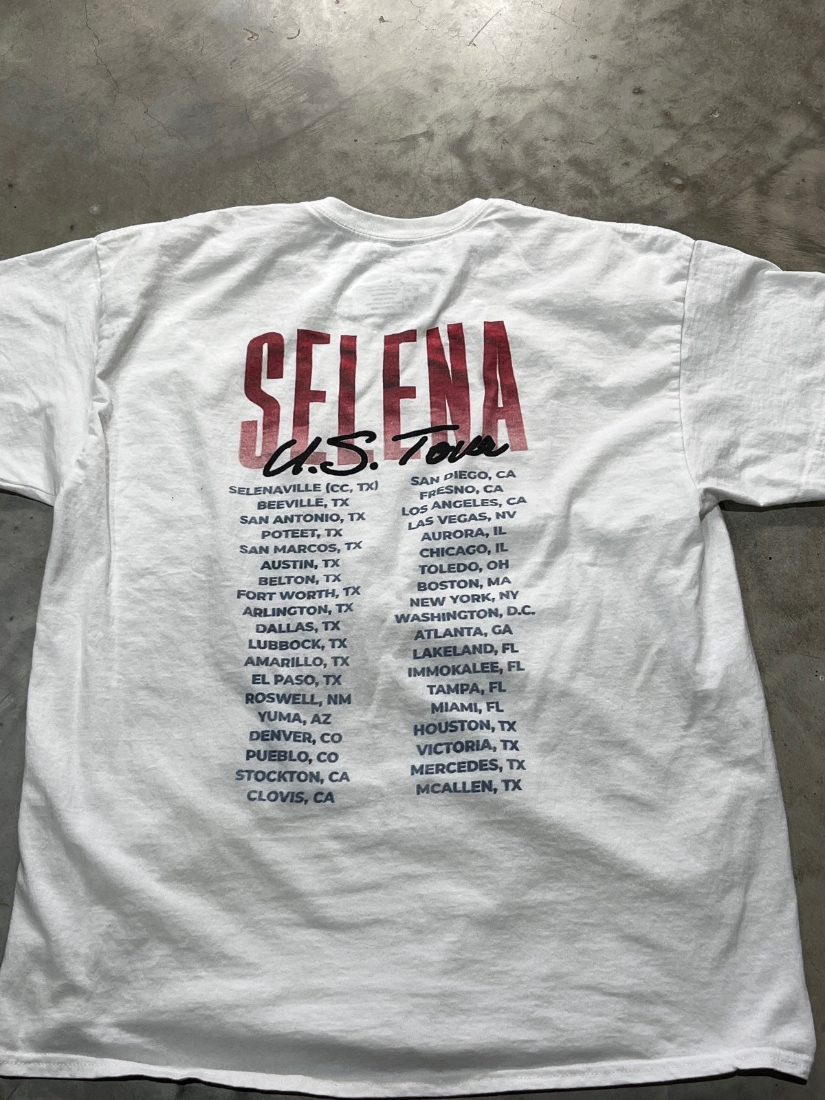 Selena Preowned XL T-shirt