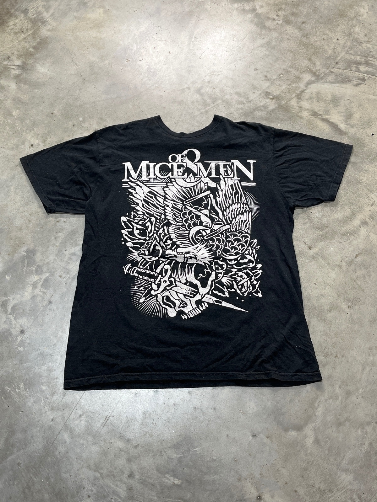 Of Mice & Men Preowned Large T-shirt