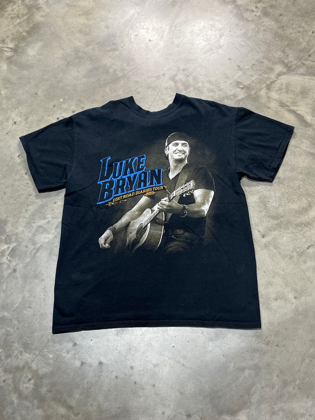 Luke Bryan Preowned Medium T-shirt