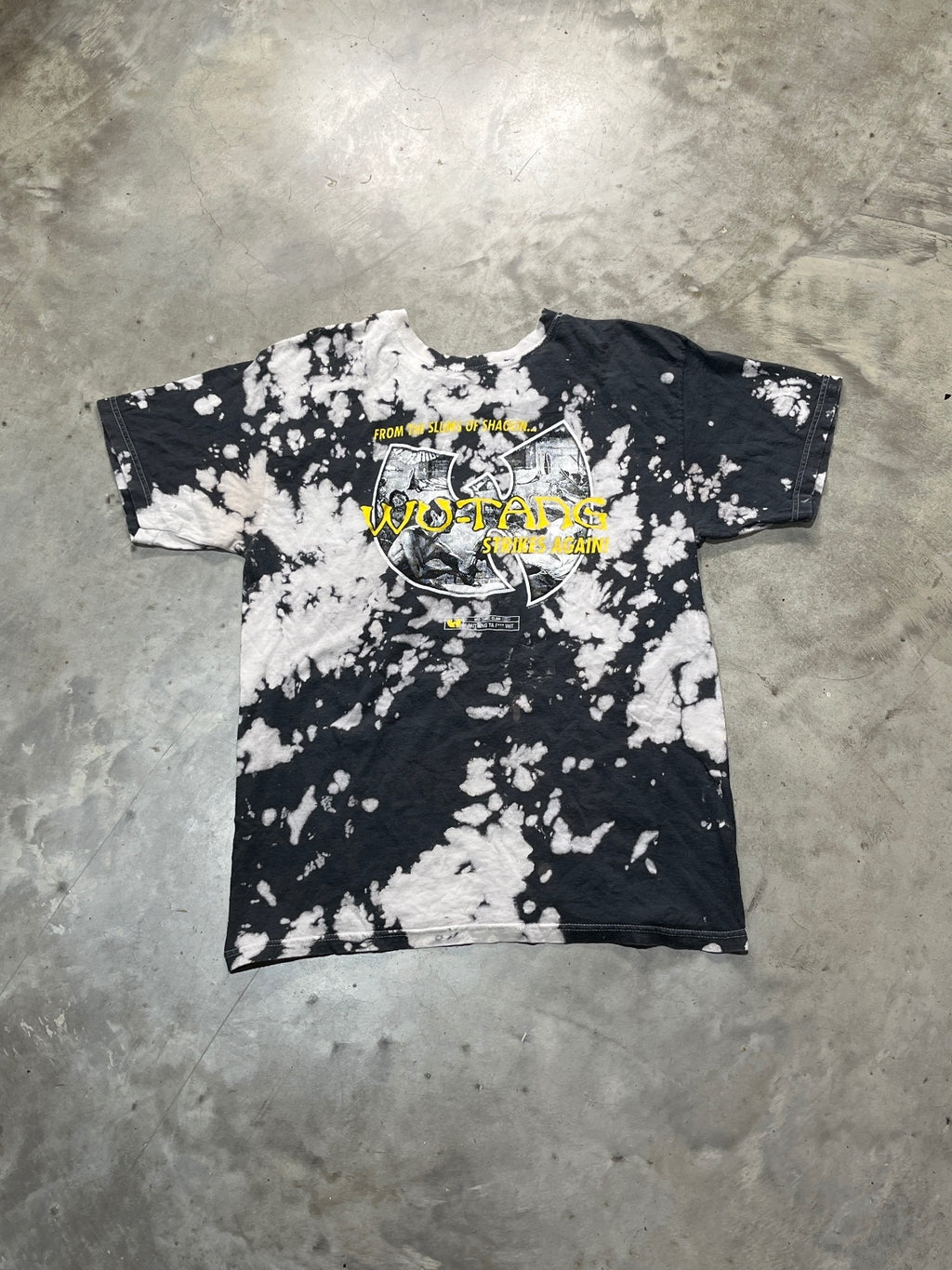 Wu-Tang Preowned Medium Tie Dye T-shirt