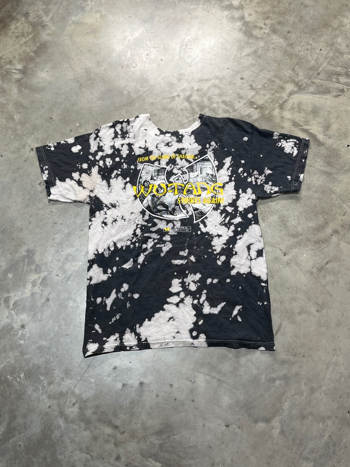 Wu-Tang Preowned Medium Tie Dye T-shirt