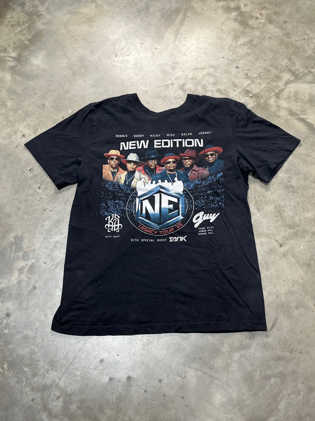 New Edition Preowned Large T-shirt