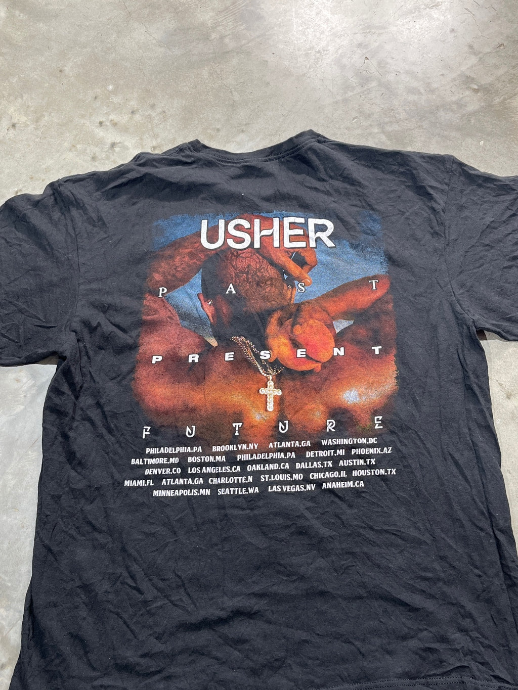 Usher Preowned XL T-shirt