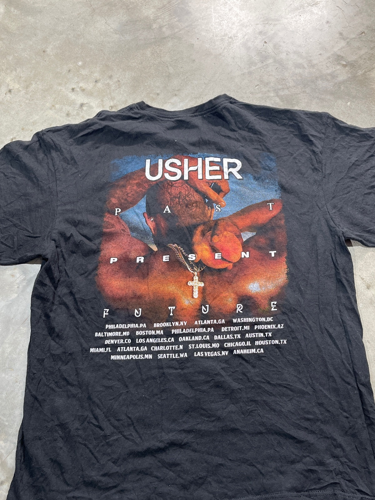 Usher Preowned XL T-shirt