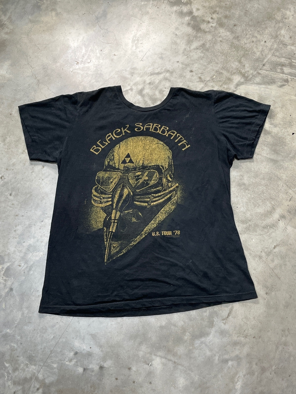 Black Sabbath Preowned Large T-shirt