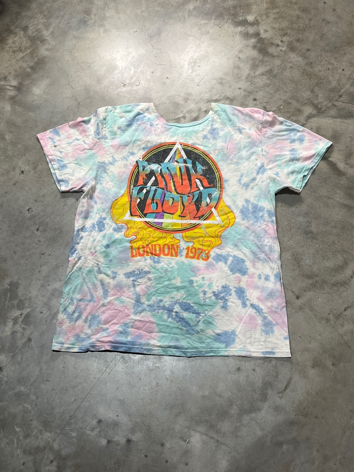 Pink Floyd Preowned Large Tie Dye T-shirt