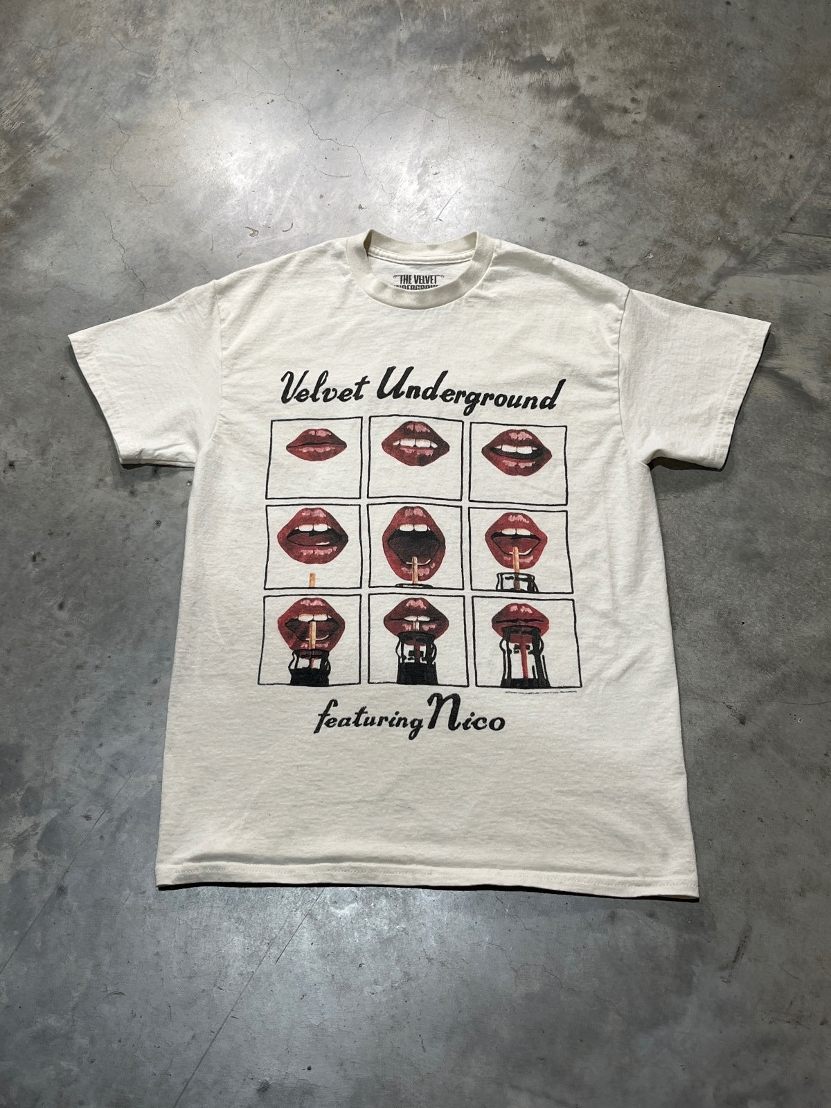 The Velvet Underground Preowned Medium T-shirt