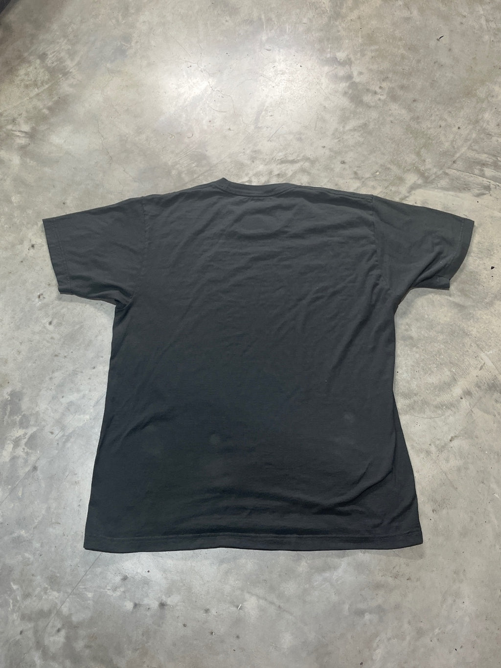 But**ole Surfers Preowned Large T-shirt