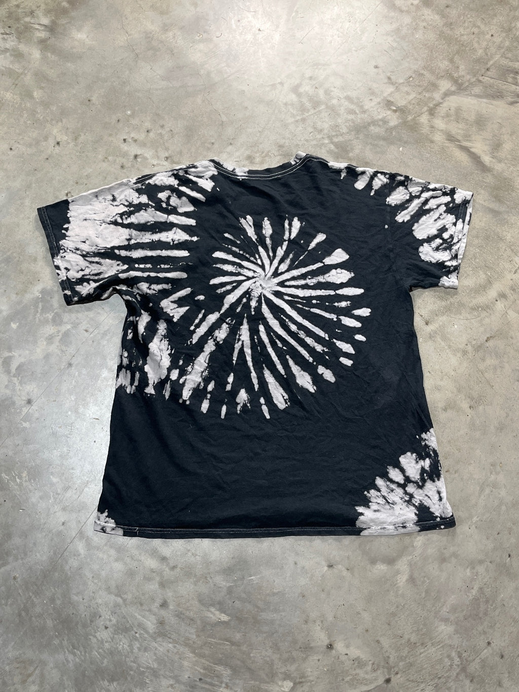 Kiss Preowned Medium Tie Dye T-shirt