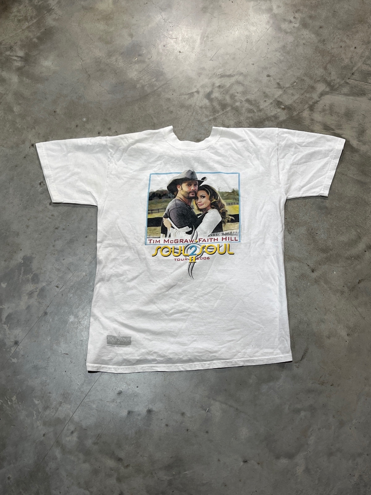 Tim McGraw & Faith Hill Preowned Medium T-shirt