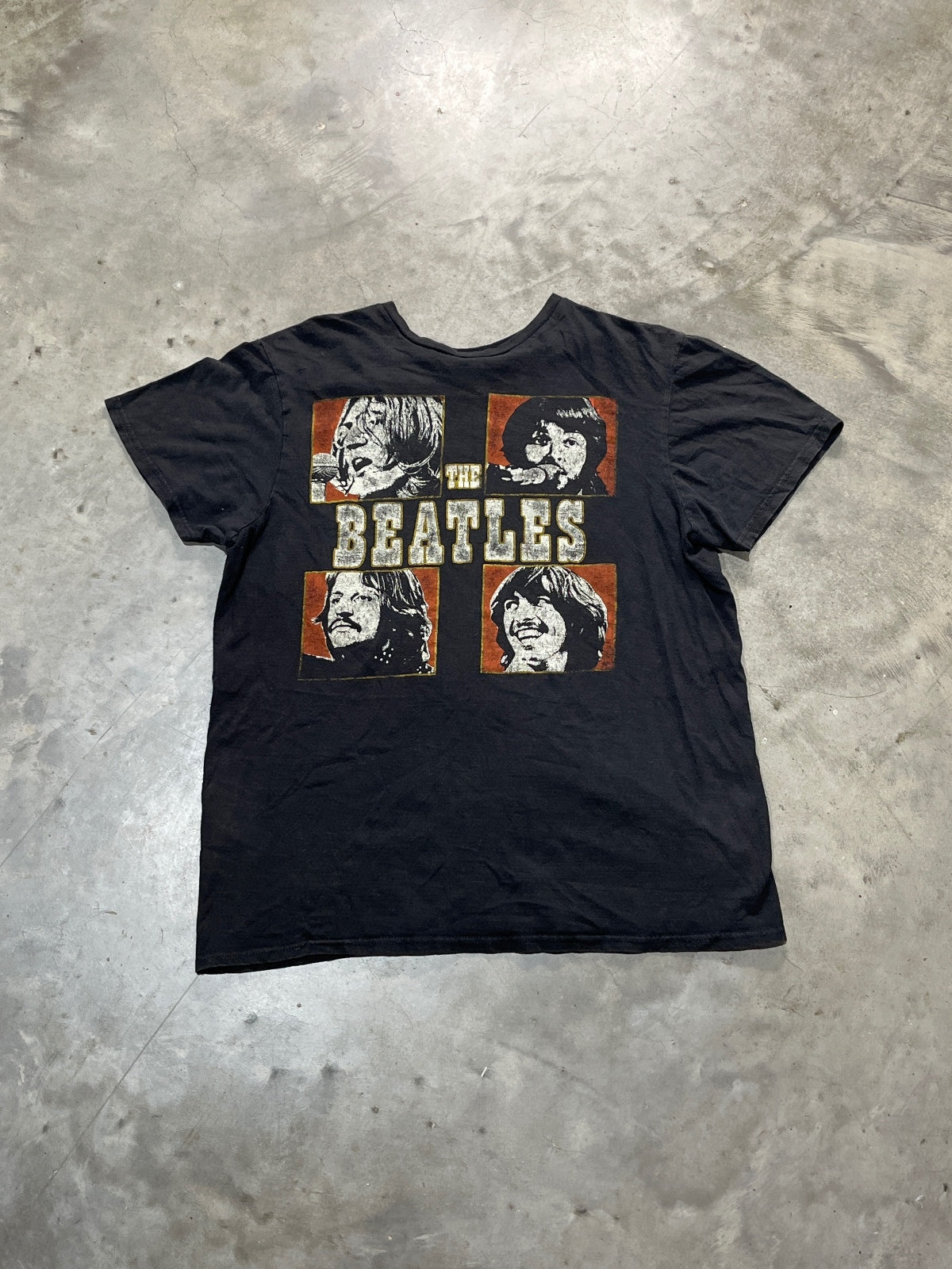The Beatles Preowned Medium T-shirt