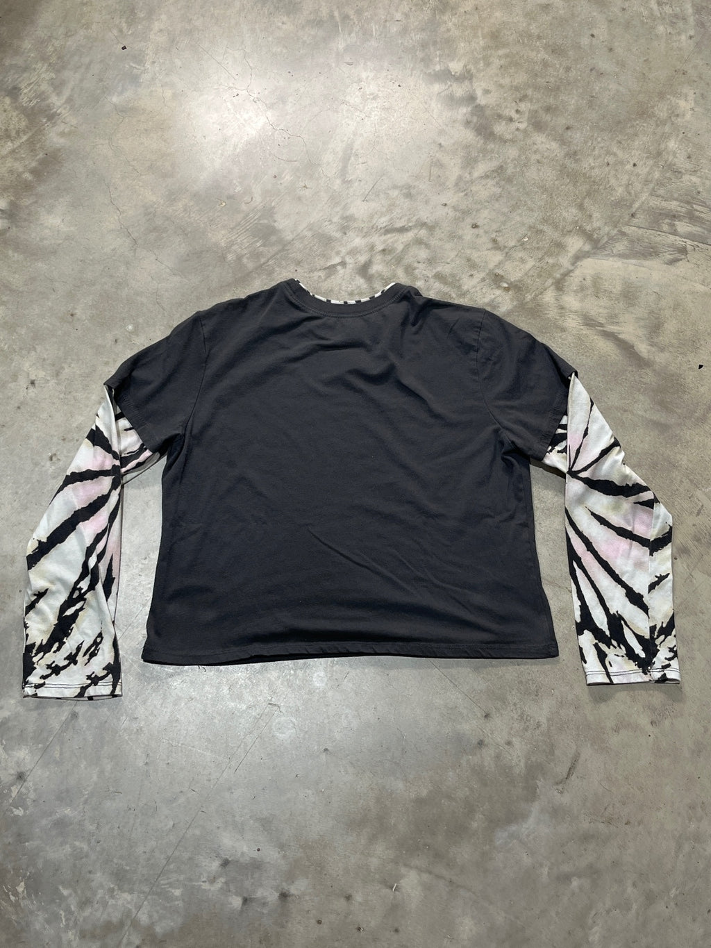 Grateful Dead Preowned Large Tie Dye Long Sleeve T-shirt
