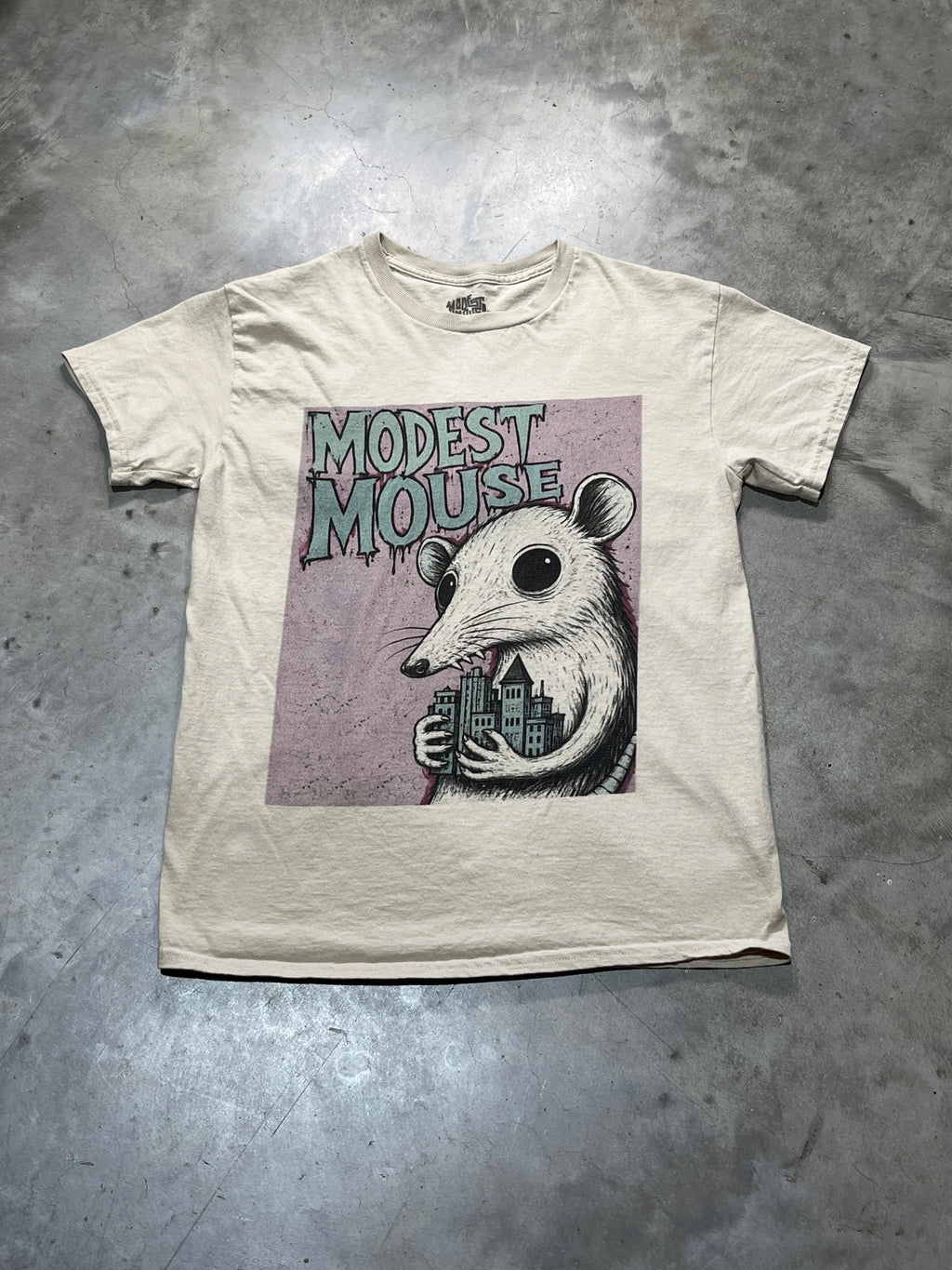 Modest Mouse Preowned Medium T-shirt