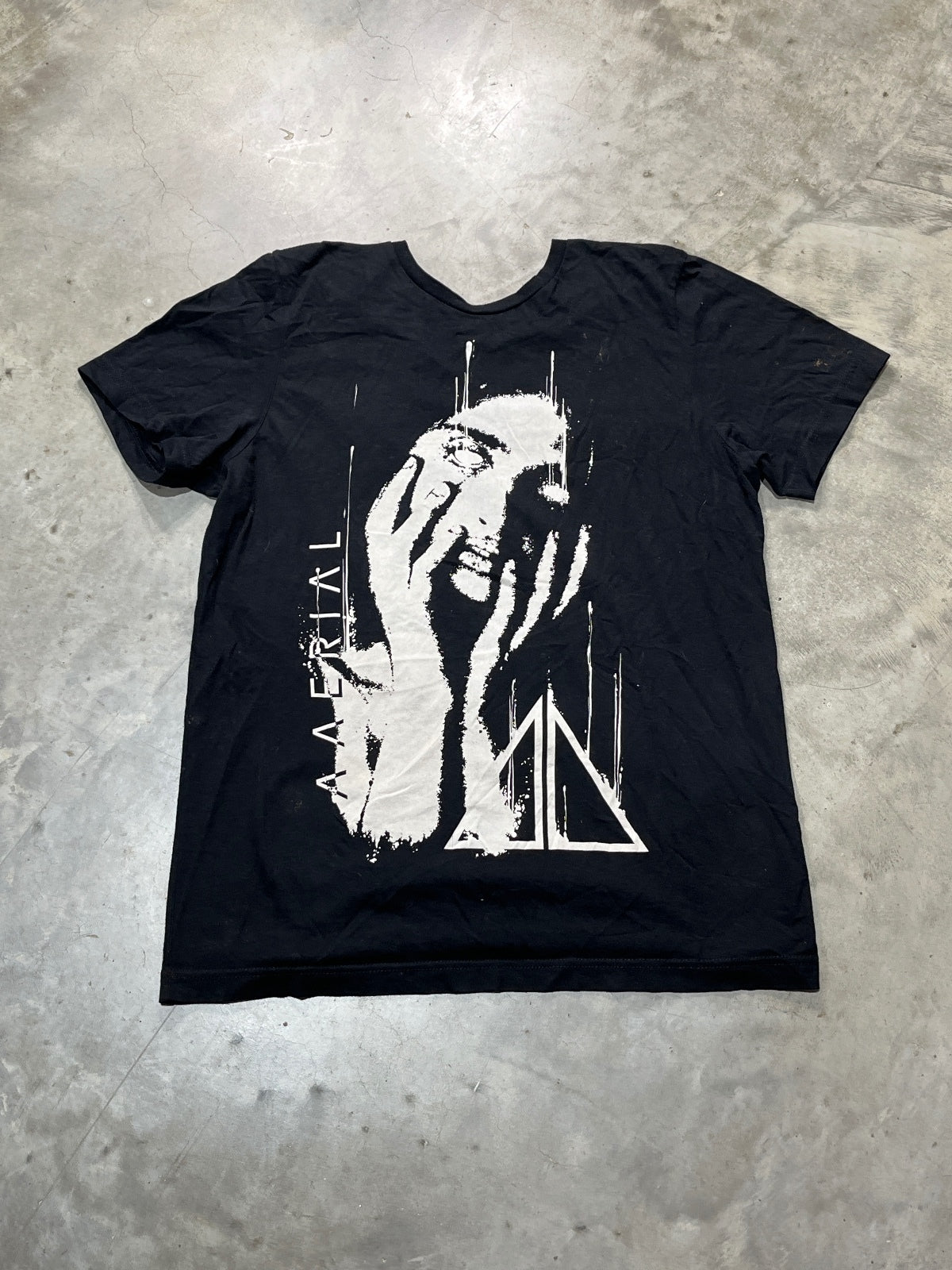 Aerial Preowned Large T-shirt