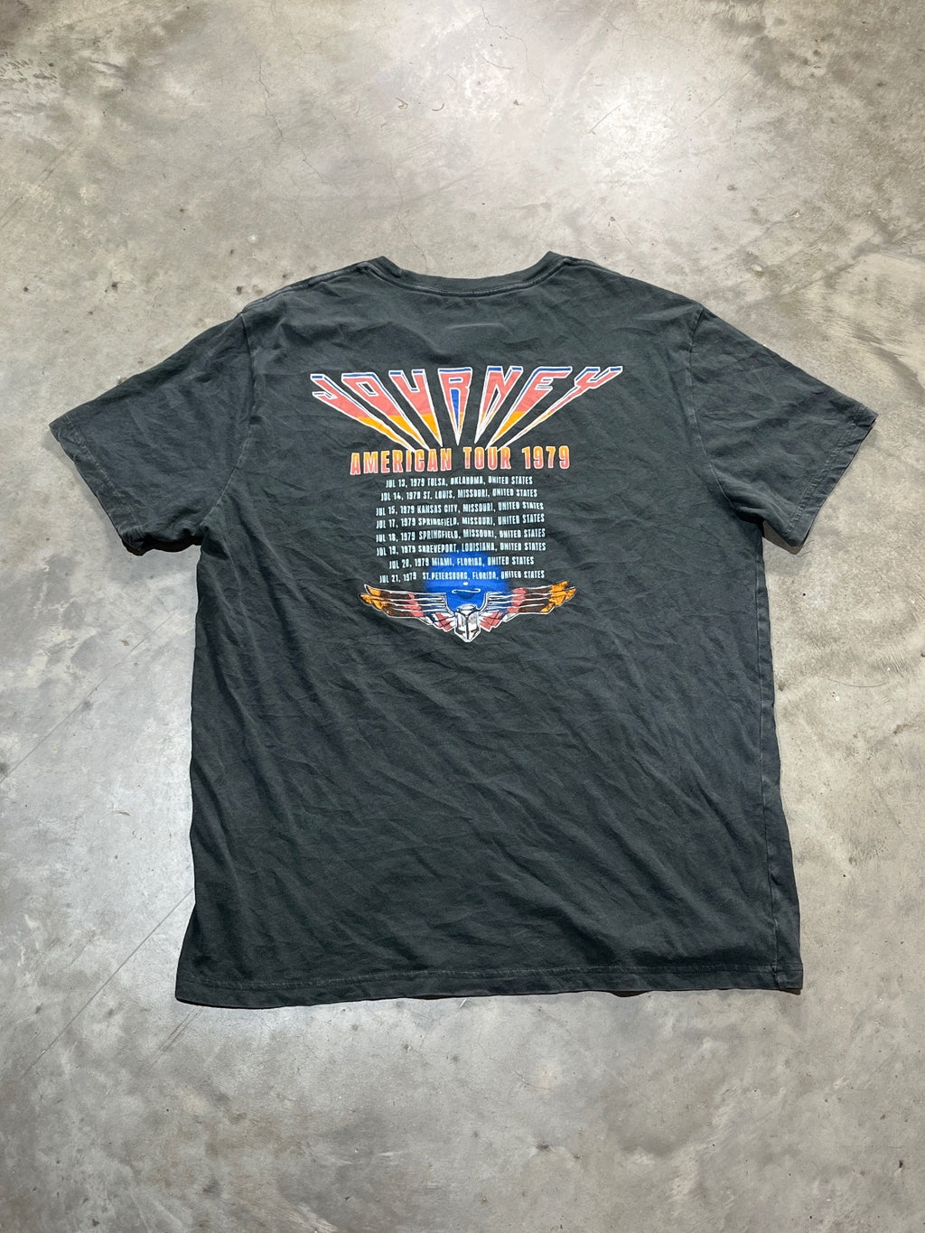 Journey Preowned Large T-shirt