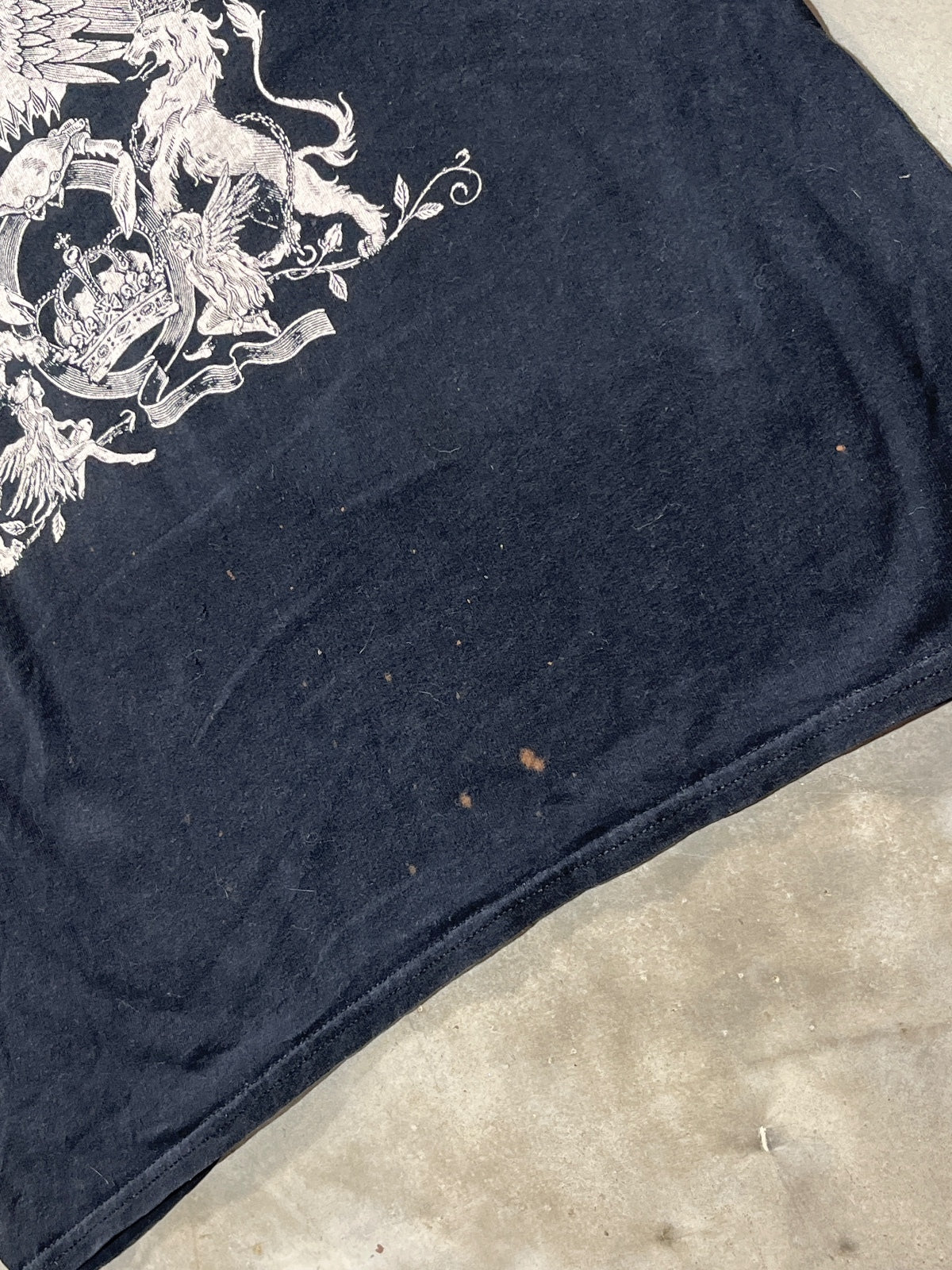 Queen Preowned Large T-shirt