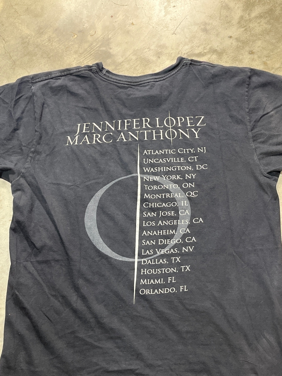 Jennifer Lopez & Marc Anthony Preowned Large T-shirt