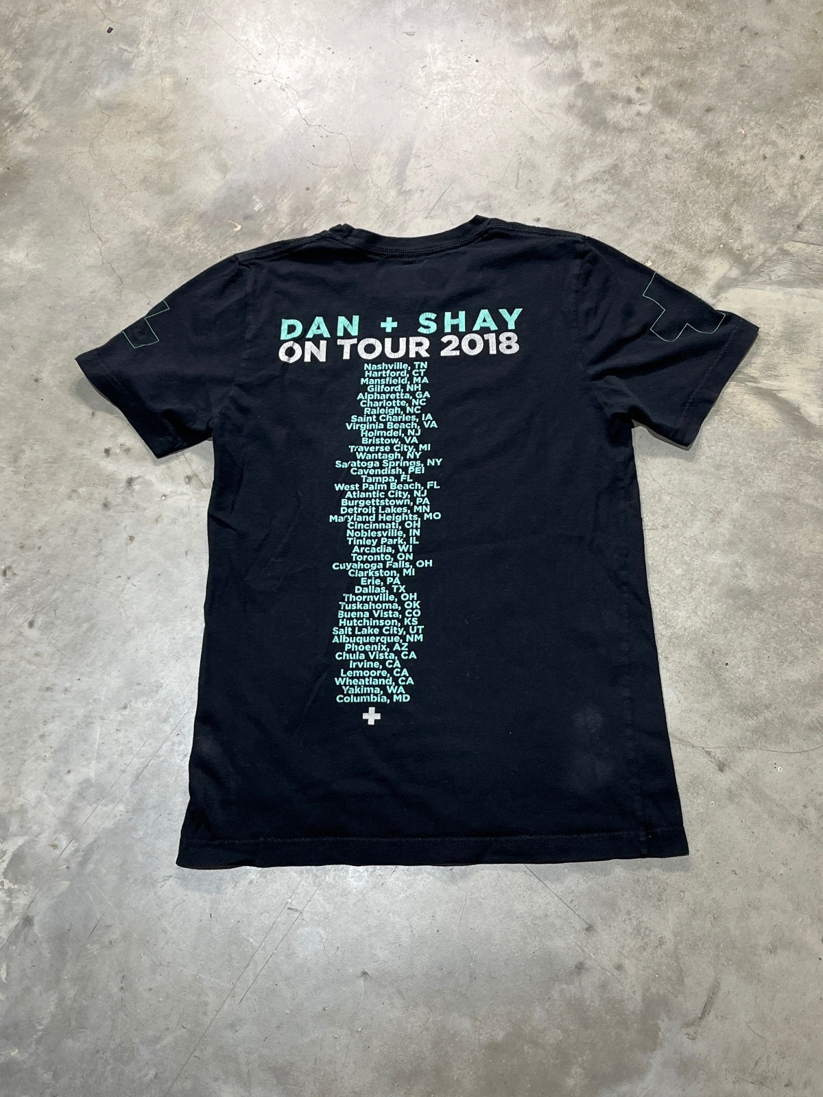 Dan + Shay Preowned Small T-shirt